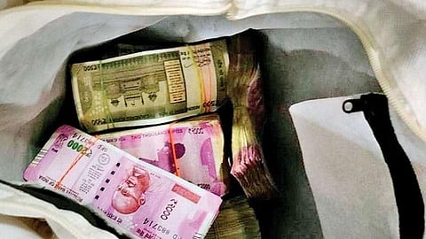 உரிய ஆவணமின்றி எடுத்துச் செல்லப்பட்டதாக திருச்சி மாவட்டத்தில் இதுவரை ரூ.13.15 லட்சம் ரொக்கம் பறிமுதல்