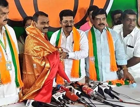 காலையில் பாஜகவில் இணைந்த சரவணனுக்கு போட்டியிட வாய்ப்பு: தொகுதி பாஜகவினர் போராட்டம் எடுபடவில்லை