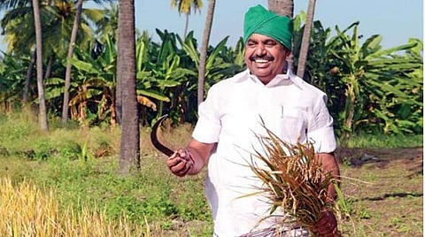விவசாயிகளுக்கு ஆண்டுதோறும் ரூ.7,500 உழவு மானியம்: அதிமுக தேர்தல் அறிக்கை
