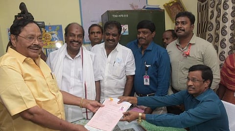 வேட்புமனுத் தாக்கல் செய்தார் துரைமுருகன்.