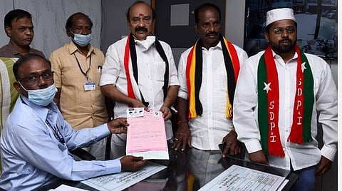 அமமுக வேட்பாளர் ஆர்.மனோகரன்| படங்கள்:ஜி.ஞானவேல்முருகன்.
