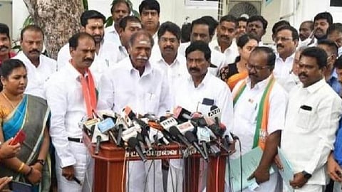 புதுச்சேரியில் 27 பேர் மனுதாக்கல்: ரங்கசாமி, கந்தசாமி , ஜான்குமார் சொத்து விவரம் வெளியீடு- அதிகளவில் கோடீஸ்வரர்கள்