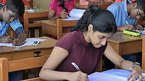 நர்சிங் படிப்புகளுக்கும் ‘நீட்’ தேர்வு அறிவிப்பு: சட்டப்பேரவை தேர்தலில் தாக்கத்தை ஏற்படுத்துமா? :