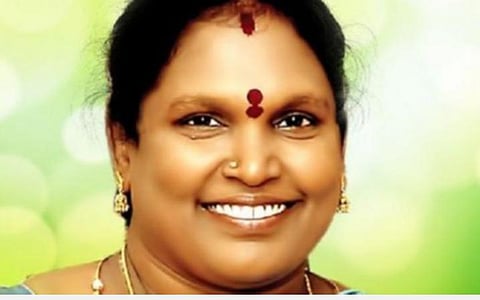 சத்யா பன்னீர்செல்வம்.