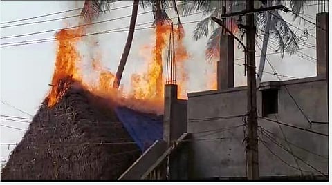 தஞ்சாவூர் வடக்கு வாசல் பகுதியில் 20 குடிசை வீடுகள் தீயில் எரிந்து நாசம்