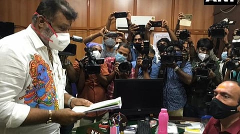 பிரதமர் மோடியின் விருப்பத்தால் போட்டி; கேரளாவில் தாமரை மலர்ந்தே தீரும்: திருச்சூர் தொகுதியில்  வேட்புமனுத் தாக்கல் செய்த நடிகர் சுரேஷ் கோபி நம்பிக்கை