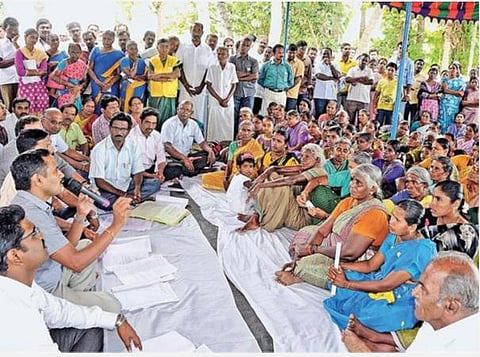 கரோனா கட்டுக்குள் வராத வரையில் கிராம சபை கூட்டம் நடத்துவது சரியல்ல: உயர் நீதிமன்றத்தில் அரசு பதில்