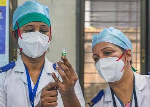 நாடுமுழுவதும் 23 கோடி கோவிட் பரிசோதனைகள் : ஒரே நாளில் 20 லட்சம் தடுப்பூசிகள்