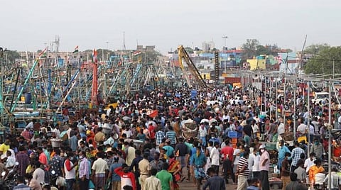 தமிழகம் உள்ளிட்ட மாநிலங்களில் கரோனா திடீரென வேகமாக பரவுவது ஏன்?- மத்திய அரசு எச்சரிக்கை