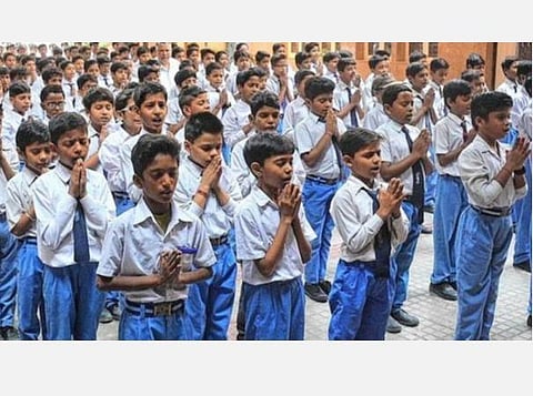 அதிகரிக்கும் கரோனா பரவல்: 9,10,11ஆம் வகுப்புகளுக்கு காலவரையற்ற விடுமுறை: அரசு அறிவிப்பு