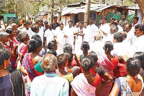 ஆண்டிபட்டி தொகுதி அனுப்பபட்டி கிராமத்தில் பிரச்சாரம் செய்யும் திமுக வேட்பாளர் மகாராஜன்.