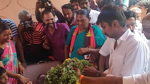 நடிகர் தீப்பெட்டி கணேசன் உடலுக்கு உதயநிதி ஸ்டாலின் அஞ்சலி
