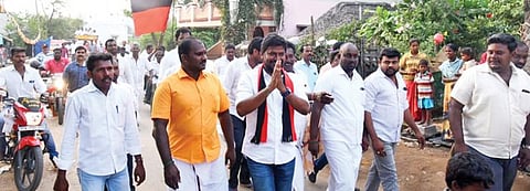 மண்ணச்சநல்லூர் தொகுதியில் நேற்று வாக்கு சேகரிப்பில் ஈடுபட்ட திமுக வேட்பாளர் எஸ்.கதிரவன்.