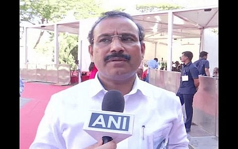 மகாராஷ்டிர சுகாதாரத்துறை அமைச்சர் ராஜேஷ் டோப் : படம் | ஏஎன்ஐ.