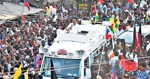 திட்டக்குடியில் நேற்று பிரச்சாரத்தில் ஈடுபட்ட திமுக தலைவர் ஸ்டாலின்.