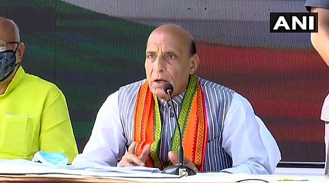 கேரள தேர்தலில் ‘ப்ரண்ட்லி மேட்ச்’ விளையாடும்  காங்கிரஸ் - இடதுசாரி கட்சிகள்: ராஜ்நாத் சிங் விமர்சனம்  