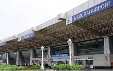 தென் தமிழக மக்கள் பிரதிநிதிகள் அலட்சியத்தால் பின்னடைவு: மதுரை விமான நிலையத்தில் ‘சிஐஎஸ்எஃப்’ வீரர்கள் பற்றாக்குறையால் 2 சிங்கப்பூர் விமானங்கள் ரத்து
