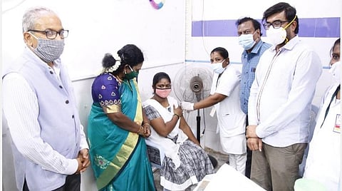 கரோனா தடுப்பூசியால் உயிரிழந்தவர்கள் யாருமில்லை: ஆளுநர் தமிழிசை பேச்சு  