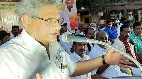 பழநியில் திமுக வேட்பாளரை ஆதரித்து பேசிய மார்க்சிஸ்ட் கம்யூனிஸ்ட் கட்சியின் அகில இந்திய பொதுச்செயலாளர் சீத்தாராம்யெச்சூரி. 