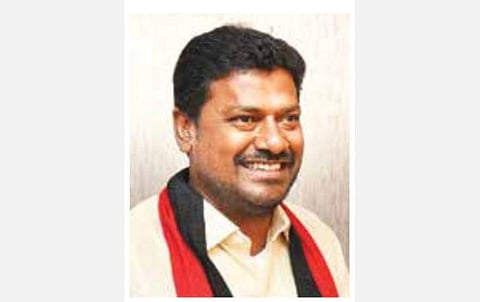 10 ஆண்டுகளாக எவ்வித வளர்ச்சியுமின்றி பின்தங்கியுள்ள மண்ணச்சநல்லூர் தொகுதியை மேம்படுத்துவதே என் கனவு: திமுக வேட்பாளர் எஸ்.கதிரவன் வாக்குறுதி