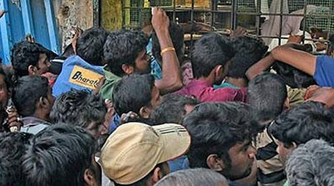 டாஸ்மாக் மது கடைகளுக்கு 3 நாள் விடுமுறை- ஒரே நாளில் ரூ.160 கோடி விற்பனை