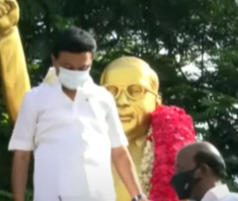அம்பேத்கர் சிலைக்கு மாலை அணிவித்த ஸ்டாலின்.