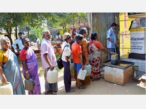 தமிழகத்துக்கு வழங்கும் மண்ணெணெய் 20% ஆகக் குறைப்பு; குடும்ப அட்டைகளுக்கு அளவு குறைகிறது: தமிழக அரசு சுற்றறிக்கை