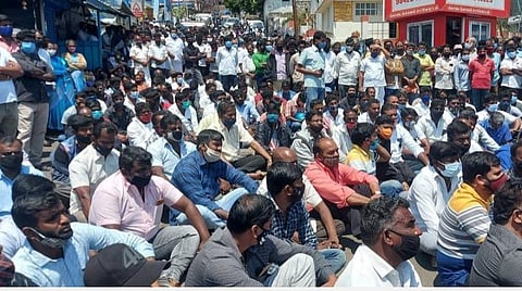 கொடைக்கானலுக்கு சுற்றுலா செல்லத் தடை: ரத்து செய்யக்கோரி போராட்டம்  