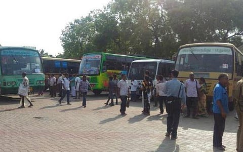 நாளை முதல் இரவு நேர ஊரடங்கு அமல்; மதுரையிலிருந்து கோவை, நாகர்கோவிலுக்கு மாலை 5 மணி வரை பேருந்துகள் இயக்கப்படும்: அரசுப் போக்குவரத்துக் கழகம்