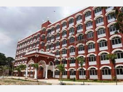 கரோனா இரண்டாவது அலை; கீழமை நீதிமன்றங்களுக்கு மீண்டும் கட்டுப்பாடு: நாளை முதல் அமல்