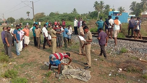 வித்யாலட்சுமி தற்கொலை செய்து கொண்ட இடத்தில் ரயில்வே காவல் துறையினர் விசாரணை நடத்தினர்