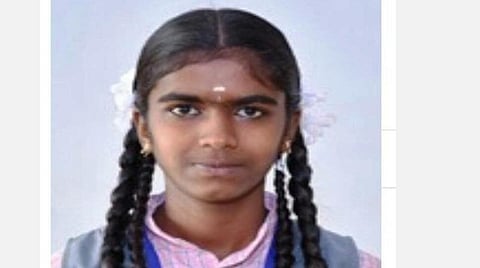 நீலகிரி அருகே மின்னல் தாக்கி 10-ம் வகுப்பு மாணவி உயிரிழப்பு; மற்றொரு சிறுமி படுகாயம்