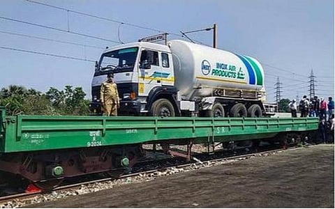 மகாராஷ்டிரா, உத்தரப் பிரதேசத்திற்கு ஆக்ஸிஜன் எக்ஸ்பிரஸ் ரயில்கள்