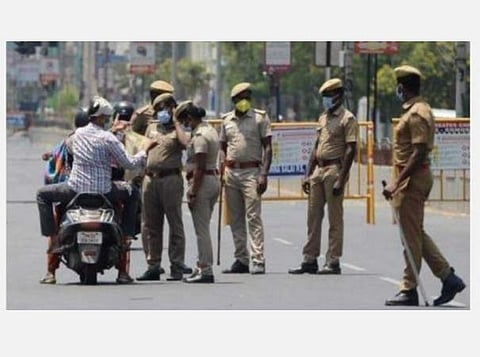 நாளை ஊரடங்கு; திருமணத்துக்குச் செல்வோர் என்ன செய்யவேண்டும்?- அவசியமின்றி வெளியில் வரும் வாகனங்கள் பறிமுதல்: காவல்துறை அறிவிப்பு