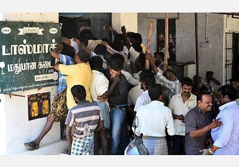 ஞாயிறு ஊரடங்கு: பண்டிகை காலம் போல் ஒரே நாளில் ரூ.252 கோடிக்கு மது விற்பனை