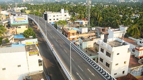 குமரியில் முழு ஊரடங்கிற்கு மக்கள் ஒத்துழைப்பு; வீடுகளிலேயே முடங்கியதால் வெறிச்சோடிய சாலைகள்