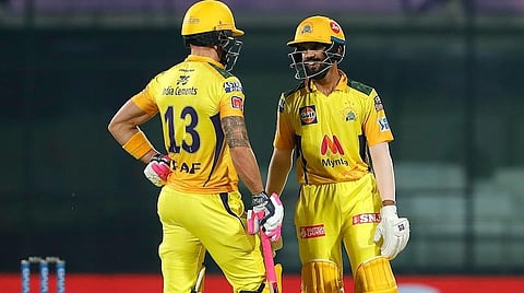 சிஎஸ்கே அணியின் வெற்றிக்கு முக்கியக் காரணமாக அமைந்த தொடக்க ஜோடி கெய்க்வாட், டூப்பிளசிஸ் | படம் உதவிட்விட்டர்
