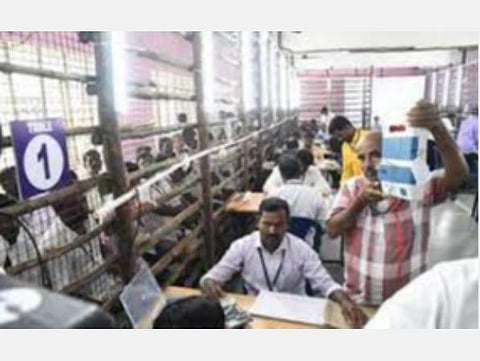 வாக்கு எண்ணிக்கை மையங்களில் கூட்டமாகக் கூட வேண்டாம்; கொண்டாட்டங்கள் கூடாது: அரசியல் கட்சிகளுக்கு உயர் நீதிமன்றம் அறிவுறுத்தல்