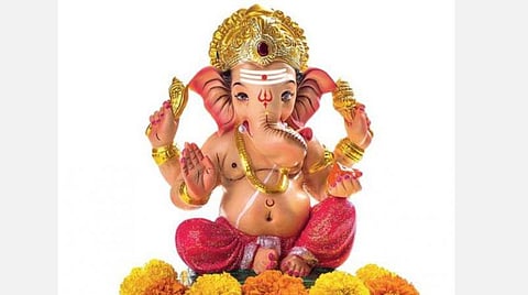 கும்ப ராசி அன்பர்களே! மே மாத பலன்கள்; கவலைகள் நீங்கும்; உதவி செய்யும்போது கவனம்; மகிழ்ச்சியான செய்தி! 