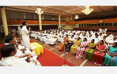 ஸ்டாலின் தலைமையில் நாளை திமுக எம்எல்ஏக்கள் கூட்டம் 