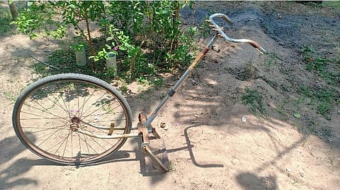புதிதாக வடிவமைக்கப்பட்டுள்ள புல் செதுக்கி.