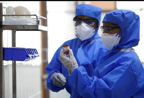 மதுரை ரயில்வே மருத்துவமனையின் கரோனா பிரிவுக்குத் தற்காலிக மருத்துவர், உதவியாளர்கள் நியமனம்: விண்ணப்பங்கள் வரவேற்பு 