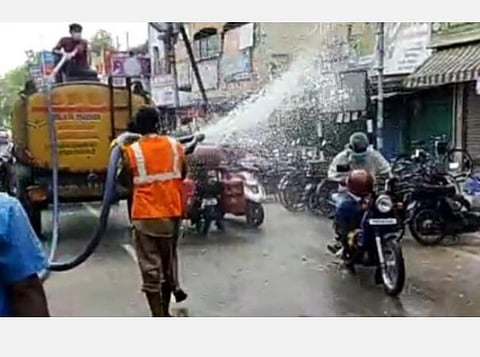 மாநகரம் முதல் கிராமம் வரை கிருமி நாசினி தெளிக்கக்கோரி வழக்கு: அரசுக்கு உயர் நீதிமன்றம் நோட்டீஸ்