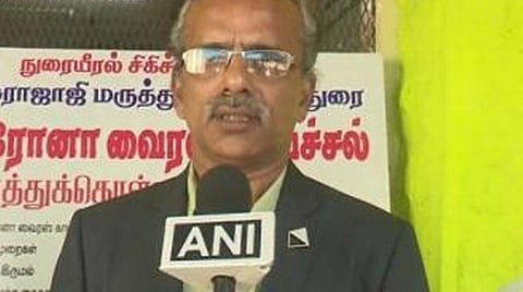 சுகாதாரத்துறை அமைச்சர் வந்து சென்ற ஒரே வாரத்தில் மதுரை அரசு மருத்துவமனை ‘டீன்’ இடமாற்றம்: கரோனா சிகிச்சையில் சொதப்பியதால் நடவடிக்கையா?