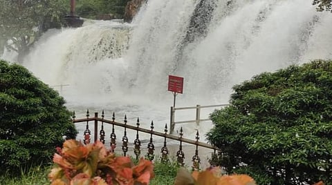 குமரியில் மழை நின்று வெள்ள அபாயச் சூழல் நீங்கியது; சாலைகள், விளைநிலங்களில் தேங்கிய நீர் வடிந்து 4 நாட்களுக்குப் பின்பு இயல்புநிலை திரும்பியது