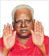 பங்காரு அடிகளார்.