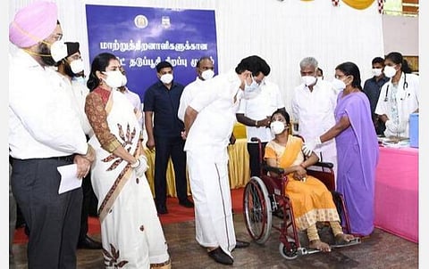 சென்னை மாநகராட்சியில் மாற்றுத் திறனாளிகளுக்கு தடுப்பூசி சிறப்பு முகாம்: முதல்வர் மு.க.ஸ்டாலின் தொடங்கிவைத்தார்