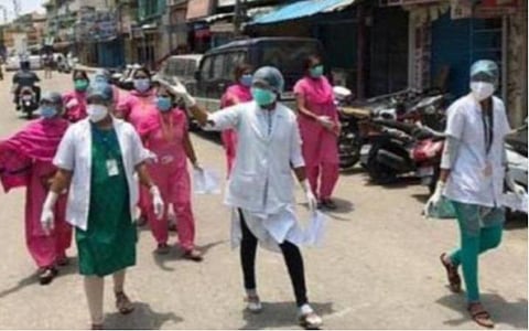 முன்களப்பணியாளர் பட்டியலில் சேர்க்காததால் மருத்துவ பல்நோக்கு பணியாளர்கள் வேதனை