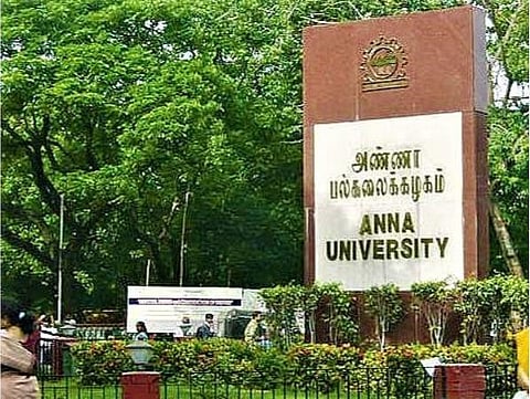 அண்ணா பல்கலை எம்.டெக் படிப்பு மாணவர் சேர்க்கை காலக்கெடுவை நீட்டிக்கக் கோரி வழக்கு: மத்திய, மாநில அரசுகளுக்கு உயர் நீதிமன்றம் நோட்டீஸ் 