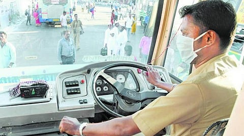 போக்குவரத்து தொழிலாளர்களை முன்களப் பணியாளர்களாக அறிவிக்க வேண்டும்: தொழிற்சங்க கூட்டமைப்பு வலியுறுத்தல்